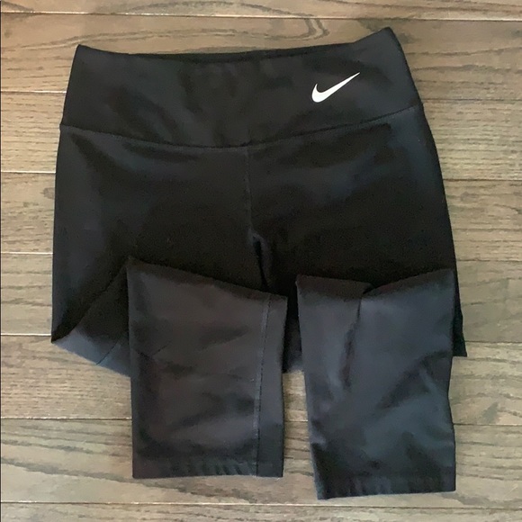 Nike Pants - Nike Cropped Legging